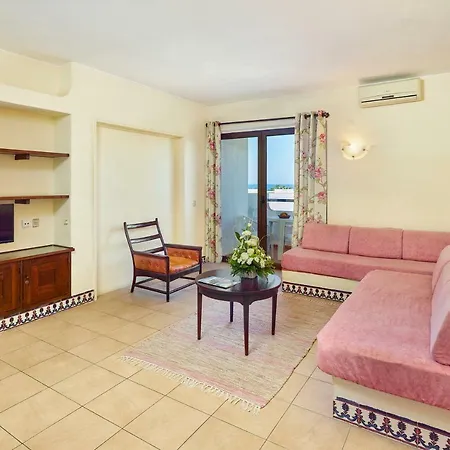 Aparthotel Cheerfulway Ouravista 3*